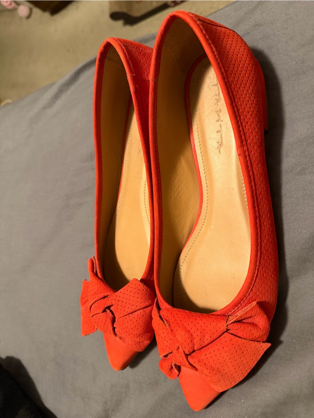 Tabita Women's Red Bow Pointed-Toe Flats